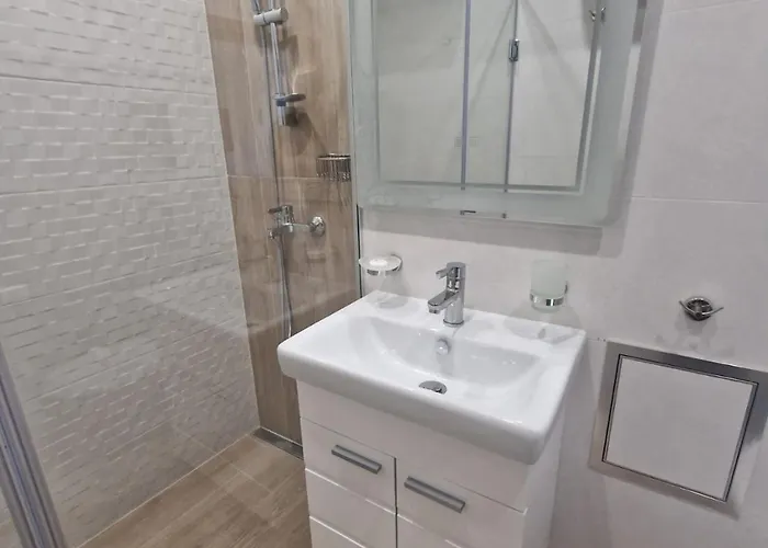 Apartman дизайнерско студио в модерна сграда -молимаркс делукс студио